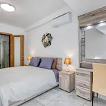 New - Floor 3br In By Sf Homes * סליאמה