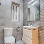 New - Floor 3br In By Sf Homes סליאמה