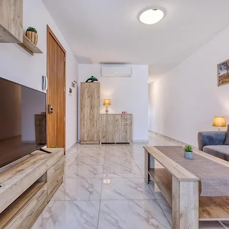 New - Floor 3br In By Sf Homes Appartement *