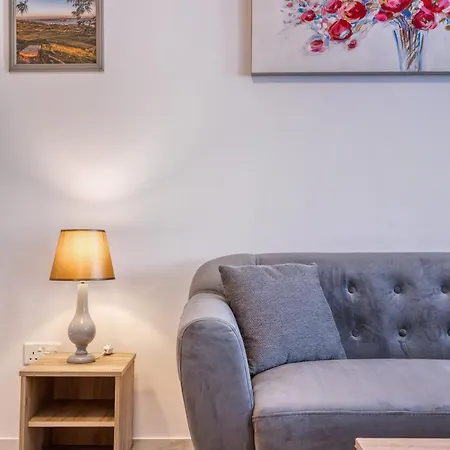New - Floor 3br In By Sf Homes *