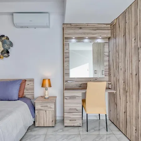 New - Floor 3br In By Sf Homes *