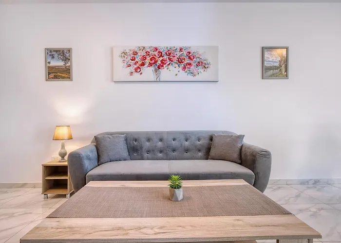 New - Floor 3br In By Sf Homes Apartament