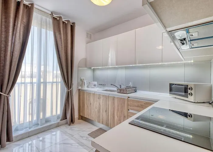 New - Floor 3br In By Sf Homes Apartament