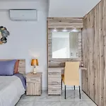 New - Floor 3br In By Sf Homes *