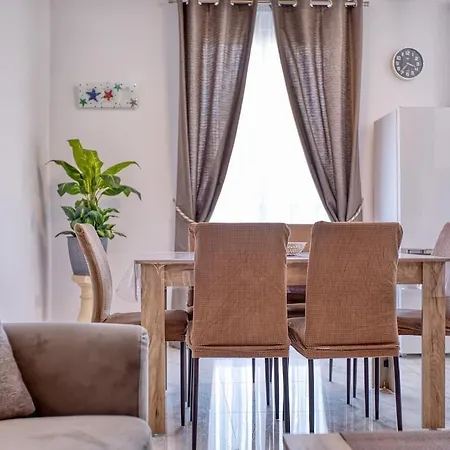 New - Floor 3br In By Sf Homes דירה